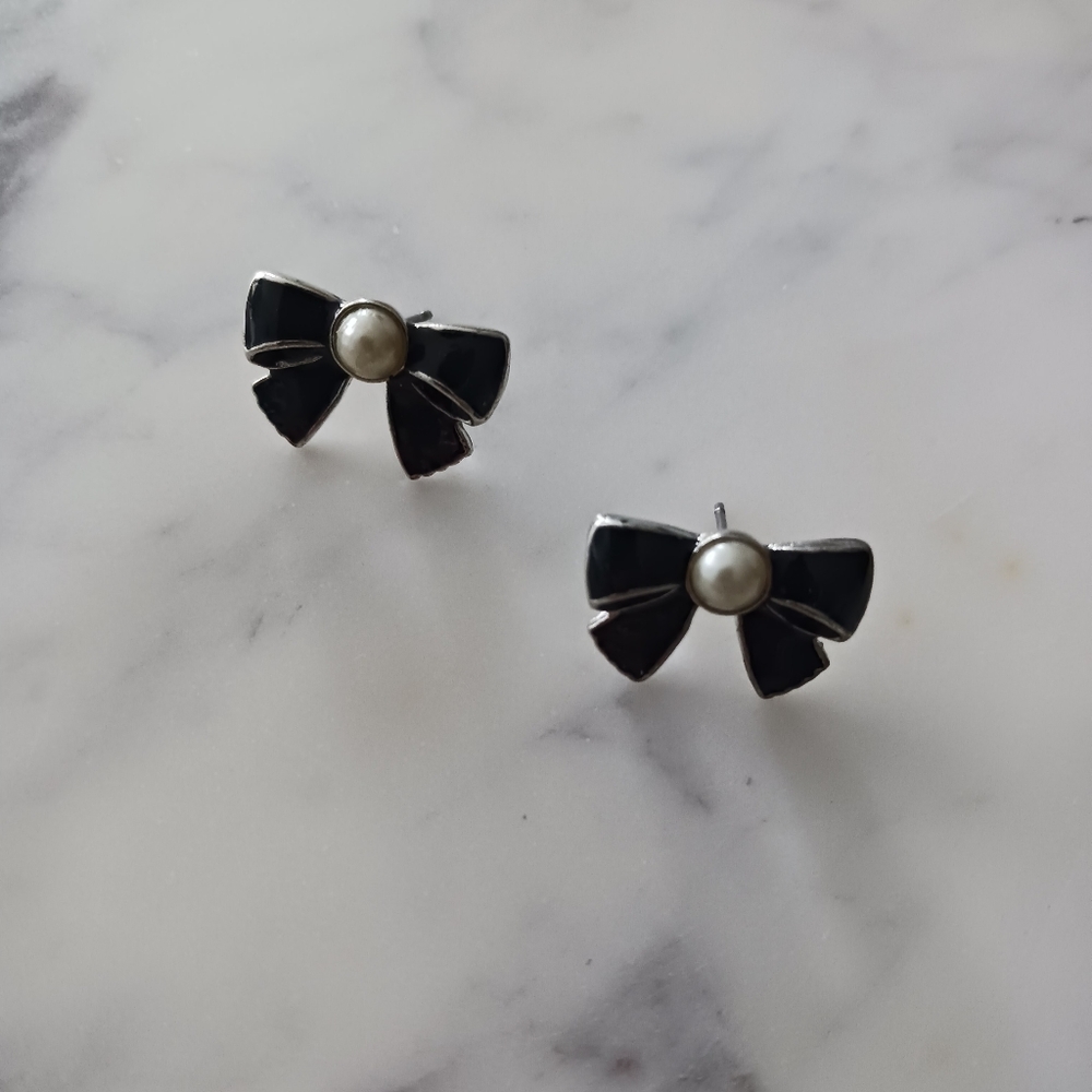 Chic Black & Silver Bow earrings.